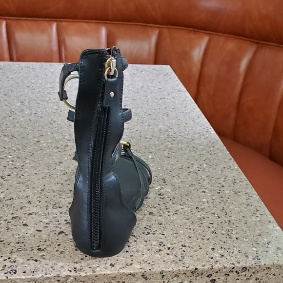 Flat Gladiator Sandals - Picture 3 of 4